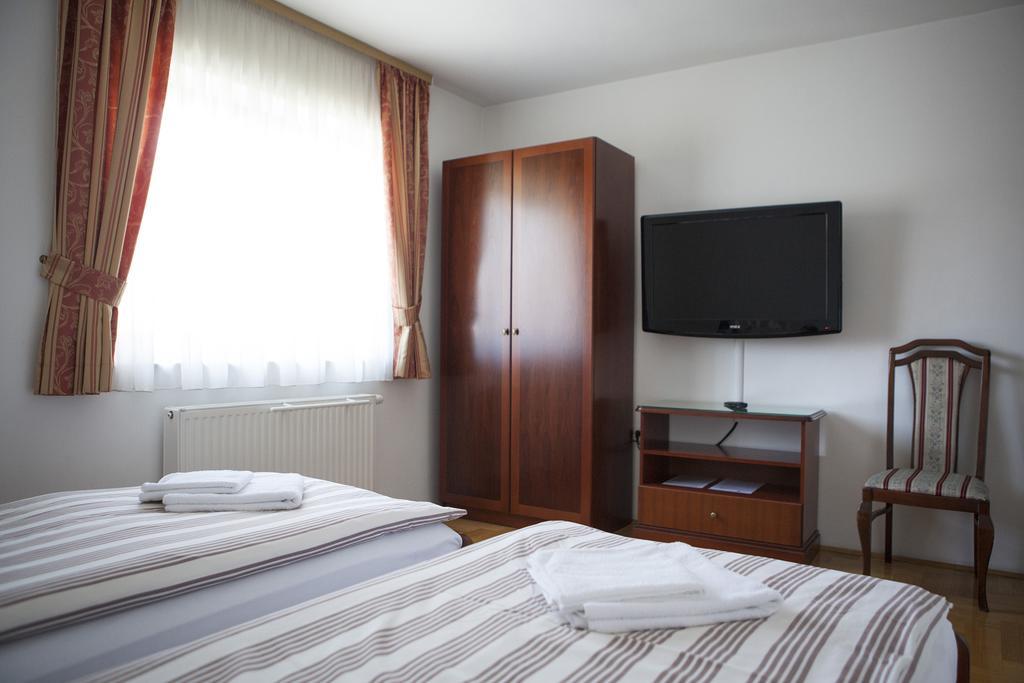 Villa Mali Raj Zagreb Extérieur photo