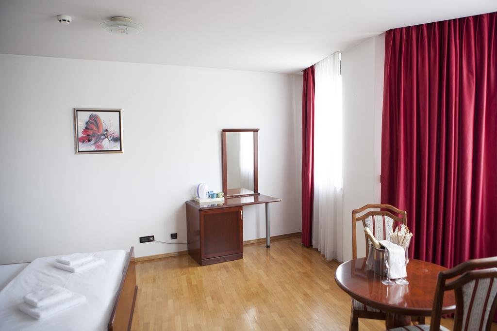 Villa Mali Raj Zagreb Extérieur photo